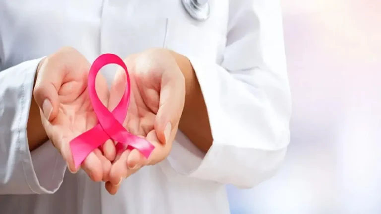क्या है ‘पेटिकोट कैंसर’? (Petticoat Cancer) साड़ी पहनने के गलत तरीके से बढ़ रहा खतरा 1 Petticoat Cancer
