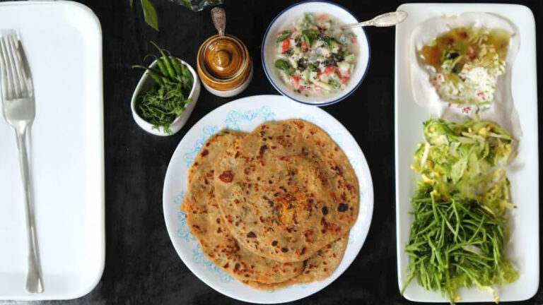 सर्दियों में इम्यूनिटी बढ़ाने के लिए बनाएं मजेदार मुली के पराठे, जानें आसान रेसिपी 6 Mooli Ka Paratha Recipe